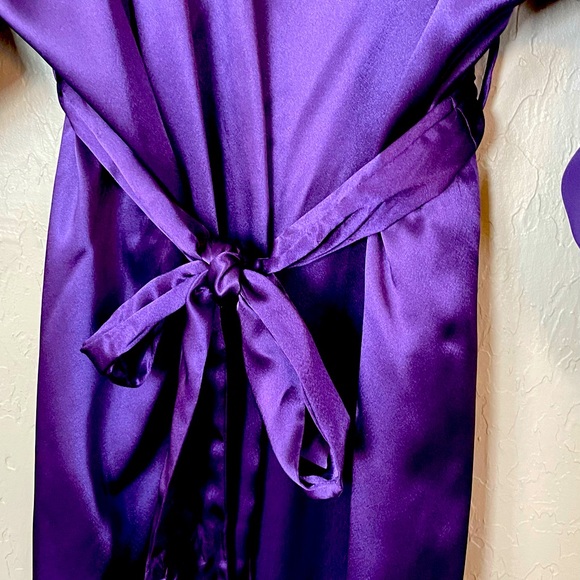 Victoria’s Secret Vintage Gold Label Purple Silk Robe with Pockets Size M/L - Picture 5 of 8